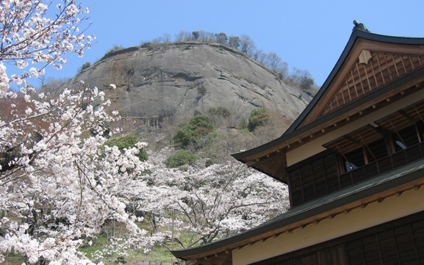 岩殿山ふれあいの館