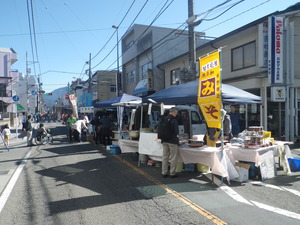 大ツキ軽トラ市の様子